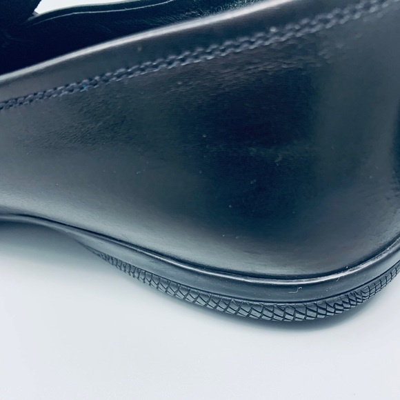Prada Men’s Black Leather Loafer - Picture 12 of 15